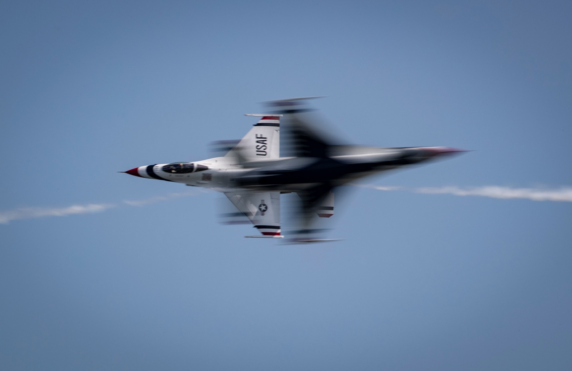 F-16C Fighting Falcons from the U.S. Air Force Thunderbirds demonstration team perform during the Thunder over the Boardwalk Air Show in Atlantic City, N.J., Aug. 22, 2018. (U.S. Air National Guard photo by Master Sgt. Matt Hecht)