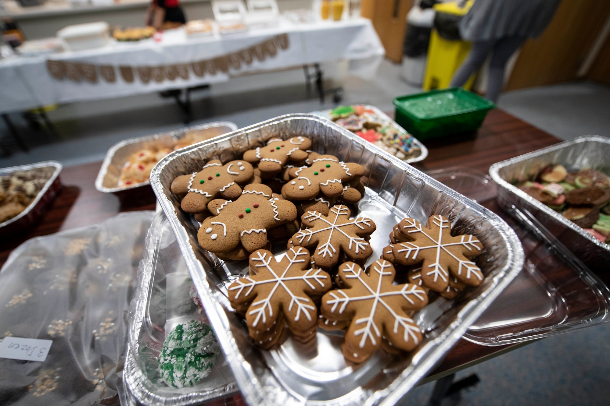 Team Mildenhall Spouses’ Club host annual cookie drive > Royal Air