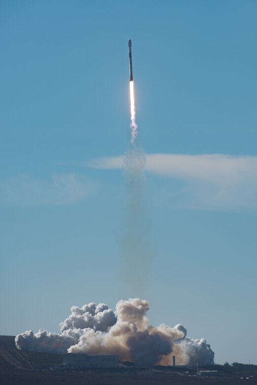 A SpaceX Falcon 9 rocket, carrying the Spaceflight SSO-A: SmallSat Express, launches from Space Launch Complex-4E at Vandenberg Air Force Base, CA, on Dec. 3, 2018 at 10:34 a.m. PST. (U.S. Air Force photo by Michael Peterson/Released)