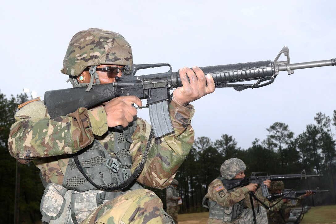 461st Human Resources Company rifle qualification