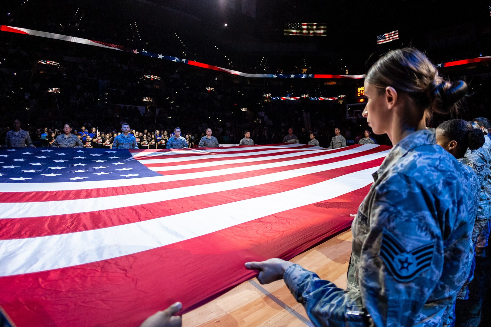 San Antonio Spurs Camo Uniforms Are Perfect Way to Honor US