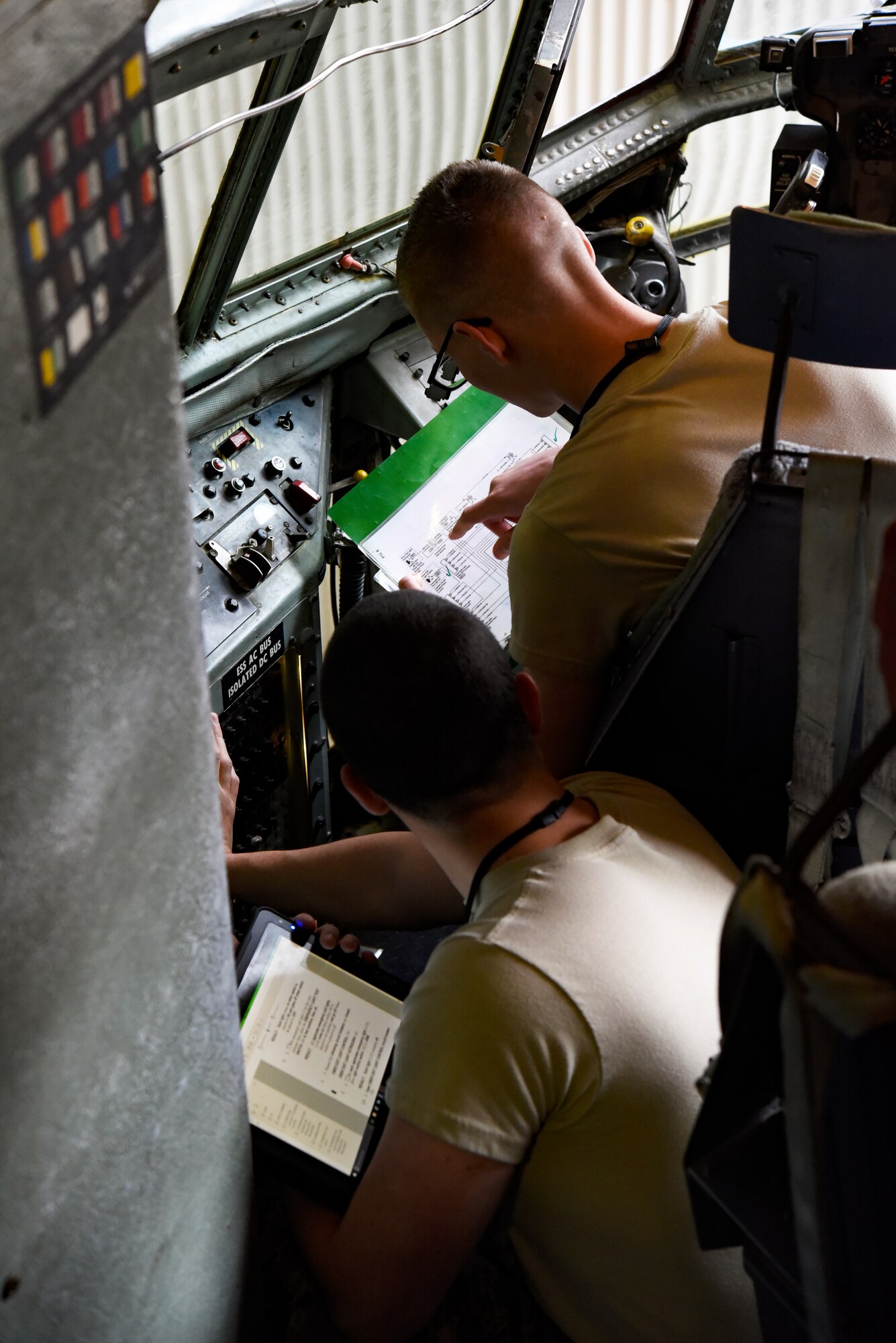 Sheppard Airmen work on electrical and environmental systems