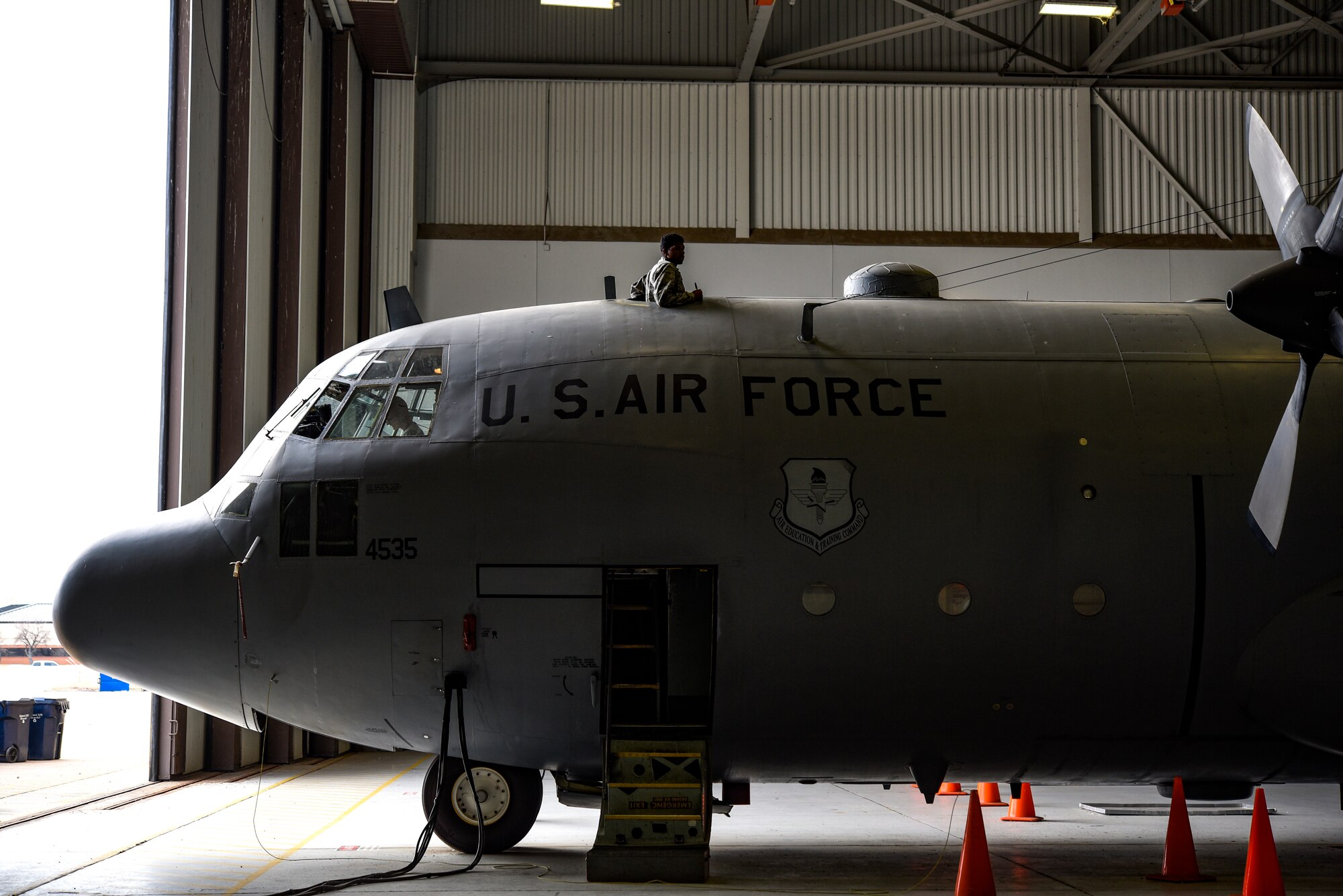 Sheppard Airmen work on electrical and environmental systems