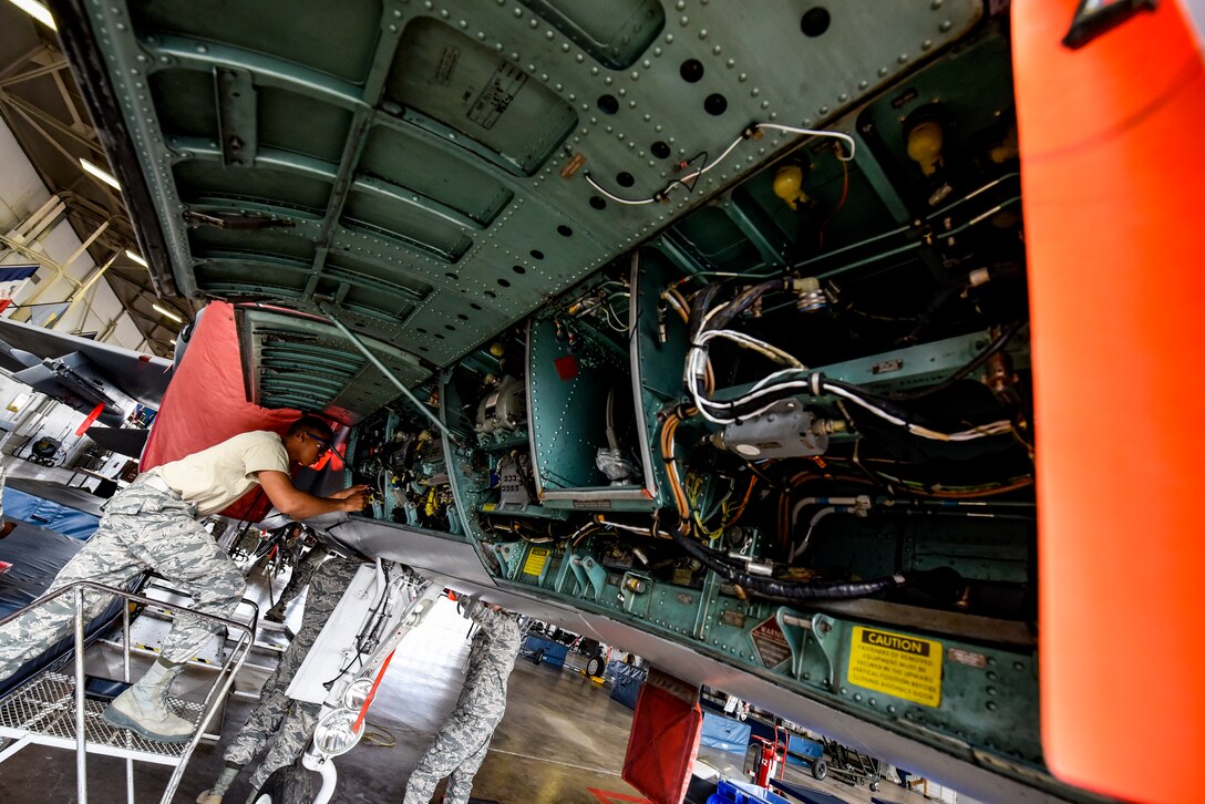 Sheppard Airmen work on electrical and environmental systems