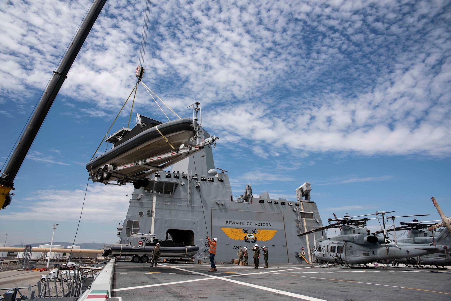 USS Green Bay, USCG team up for transport