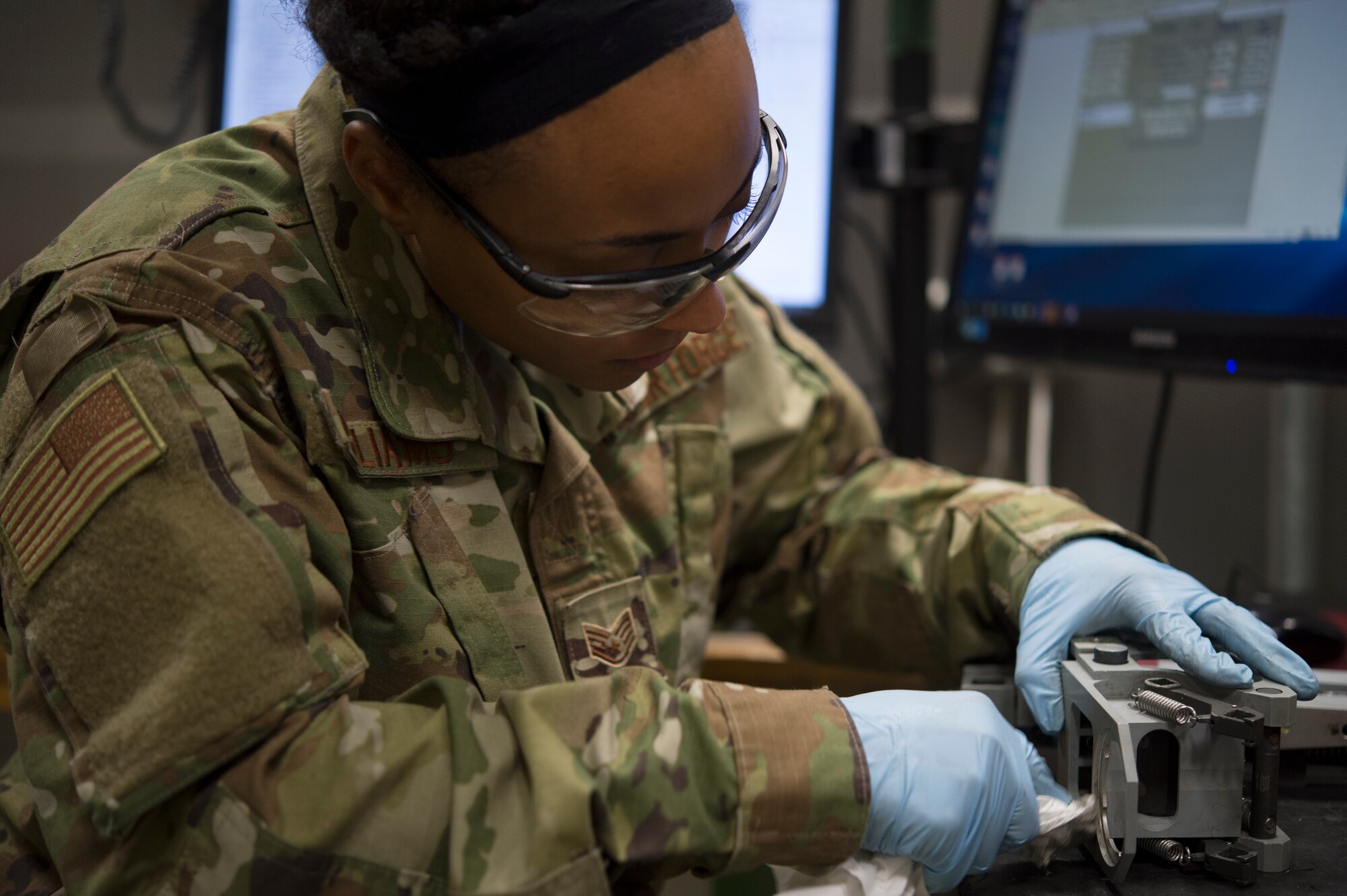An F-16 wingtip launcher is a single rail launcher designed for use with the AIM-9 Sidewinder air-to-air missile. The parts must be inspected every 36 months to ensure proper working capabilities.