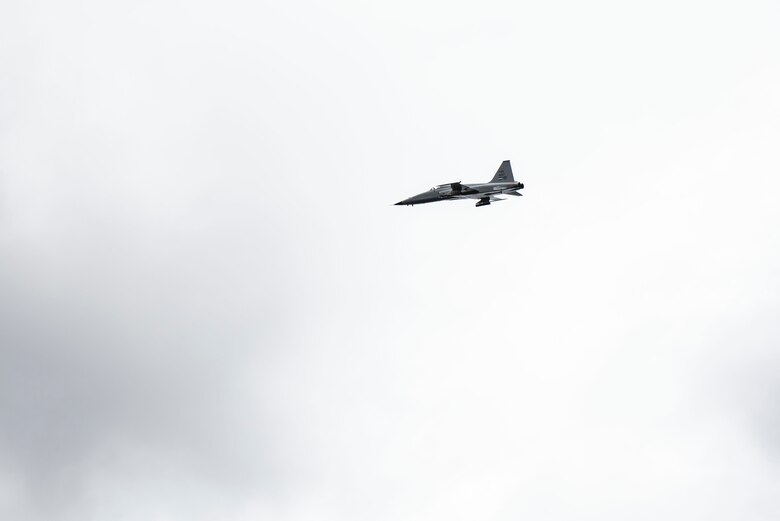 A Honduran air force F-5 Tiger II demonstrates its airpower capabilities during Artillery Day at Zambrano, Dec. 4, 2018.