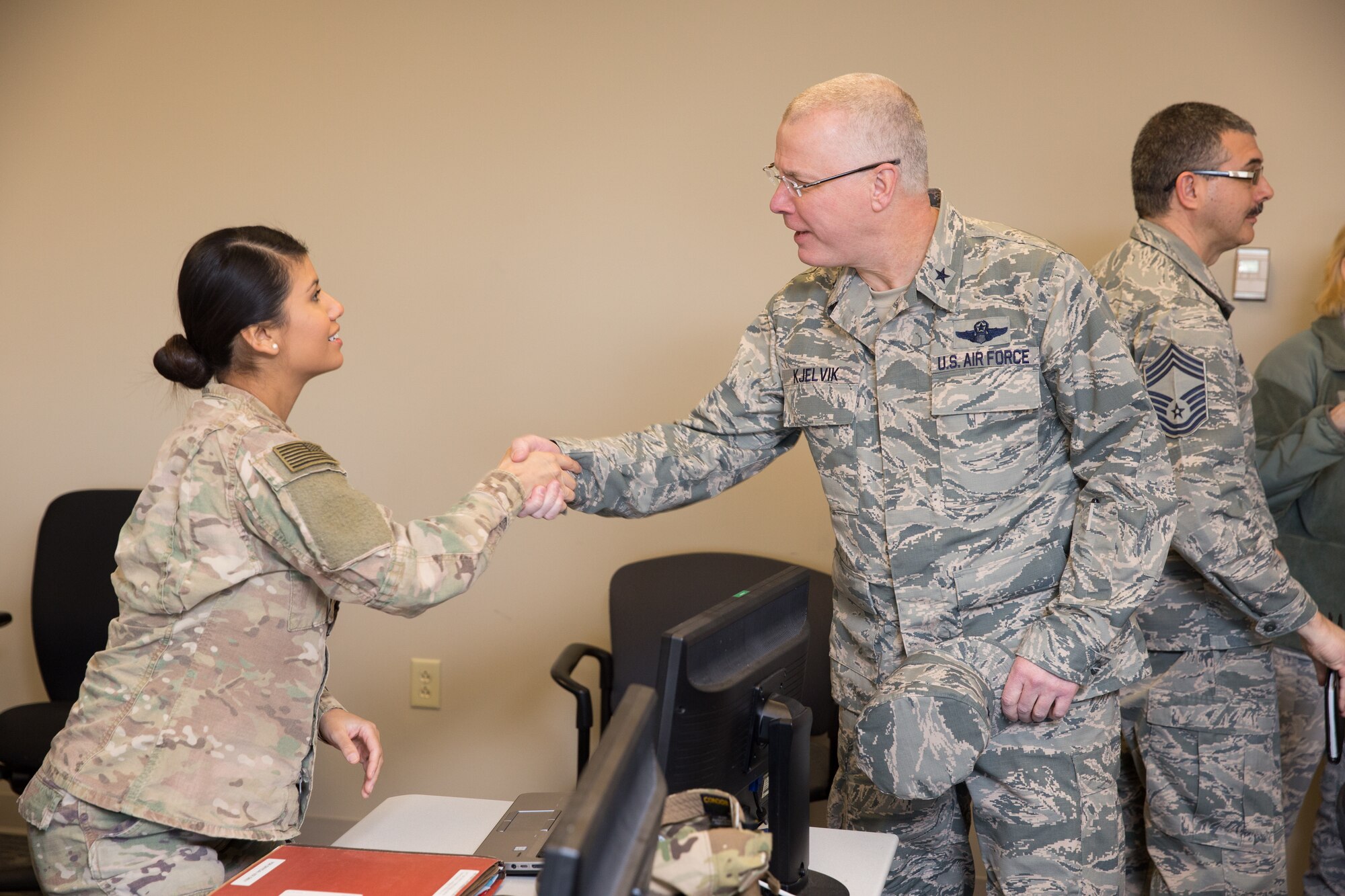 Brig. Gen. Kjelvik welcomes Airman home