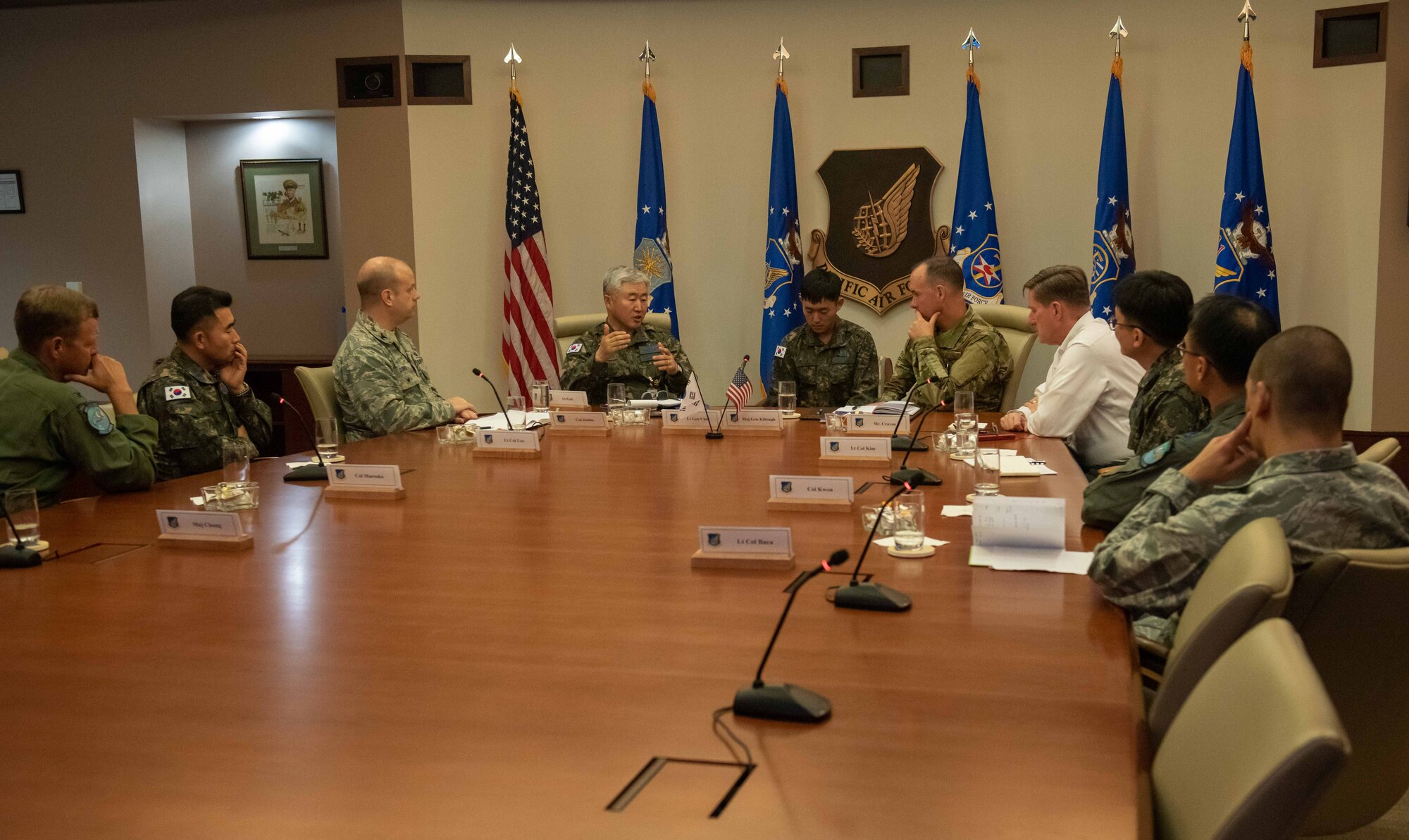 U.S. Air Force Maj. Gen. Brian M. Killough, Pacific Air Forces chief of staff, and Republic of Korea Air Force Lt. Gen. Hyun Koog Choi, ROKAF Academy superintendent, participate in a roundtable discussion at Headquarters PACAF on Joint Base Pearl Harbor-Hickam, Hawaii, Dec. 11, 2018. Choi, recently selected as the new academy superintendent, visited Indo-Pacific Command and PACAF to promote ROK and U.S. cooperation, discuss issues related to interoperability and receive a PACAF area of responsibility immersion. The visit highlighted the enduring partnership and friendship between the two nations and their commitment to a free and open Indo-Pacific. (U.S. Air Force Photo by Staff Sgt. Daniel Robles)