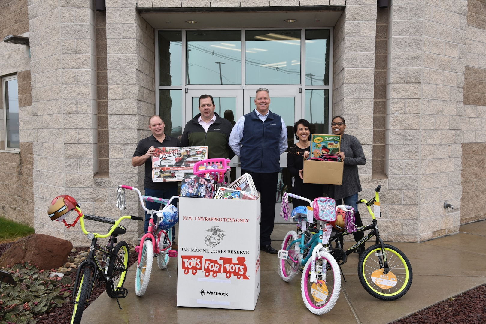 DLA Distribution participates in annual Toys for Tots campaign