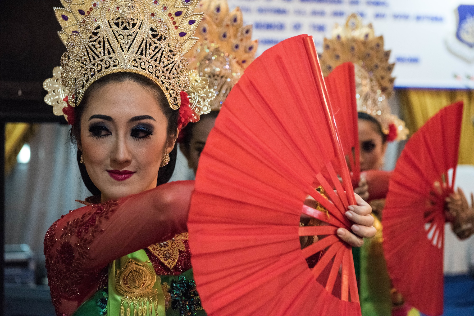Indonesian women perform a cultural dance during a dinner hosted by Air Chief Marshal Yuyu Sutinsa, Indonesian Air Force chief of staff, Jakarta, Indonesia, Dec. 12, 2018.