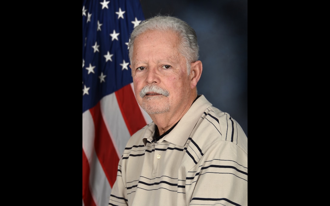 DLA Distribution employee retires after 45+ years of service