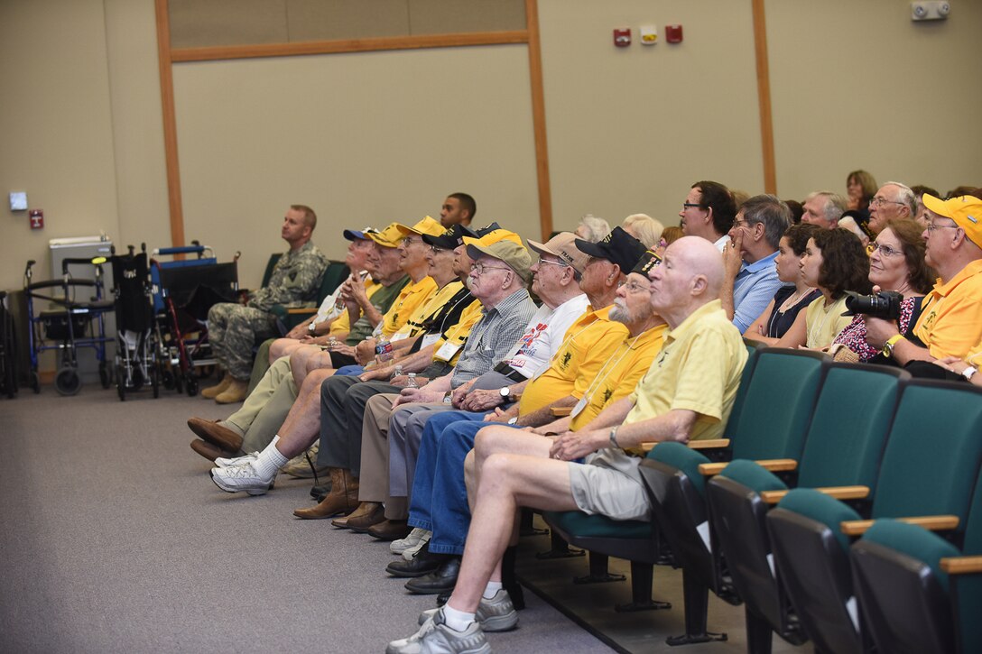 83rd ID WWII veterans visit Fort Knox