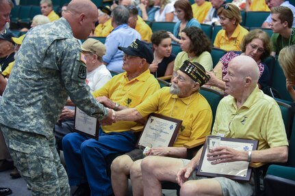 83rd ID WWII veterans visit Fort Knox