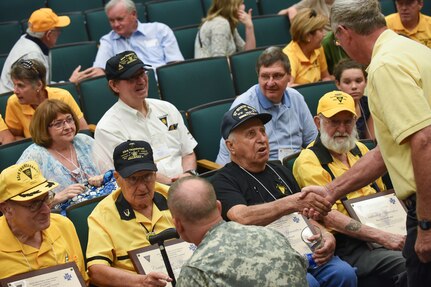 83rd ID WWII veterans visit Fort Knox