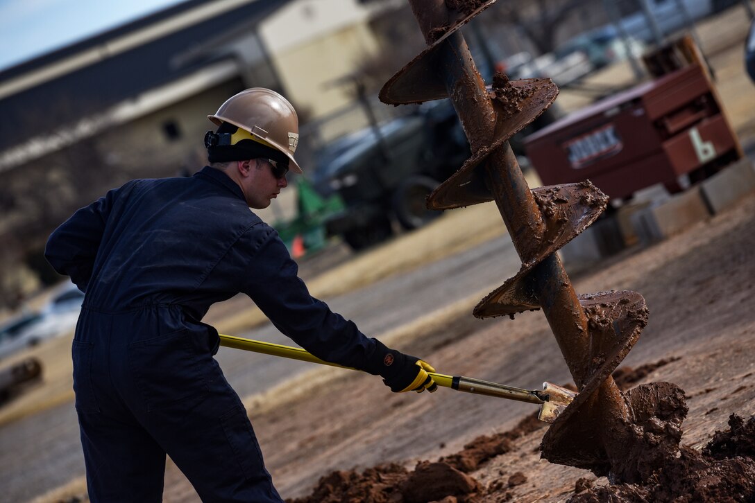 Navy constructionman recruits train at Sheppard AFB