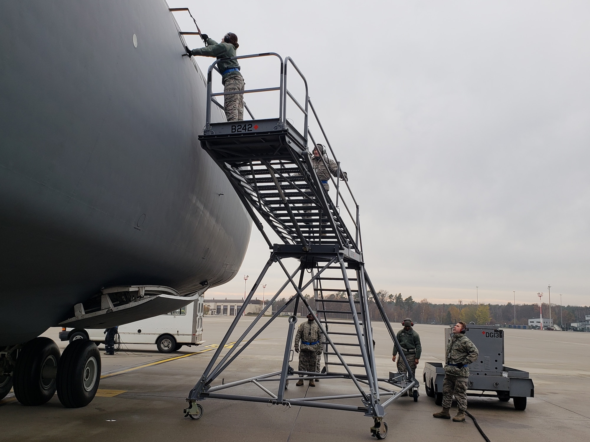 Aircraft maintainers assigned to the 512th Airlift Wing perform a visor check on a C-5M Super Galaxy at Ramstein Air Base, Germany, Nov. 29, 2018. More than 30 512th maintainers traveled to Ramstein AB as a part of a two-week enroute training mission. (Courtesy photo)