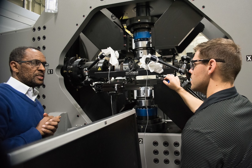 Black Hawk helicopter pilot interns with Army researchers