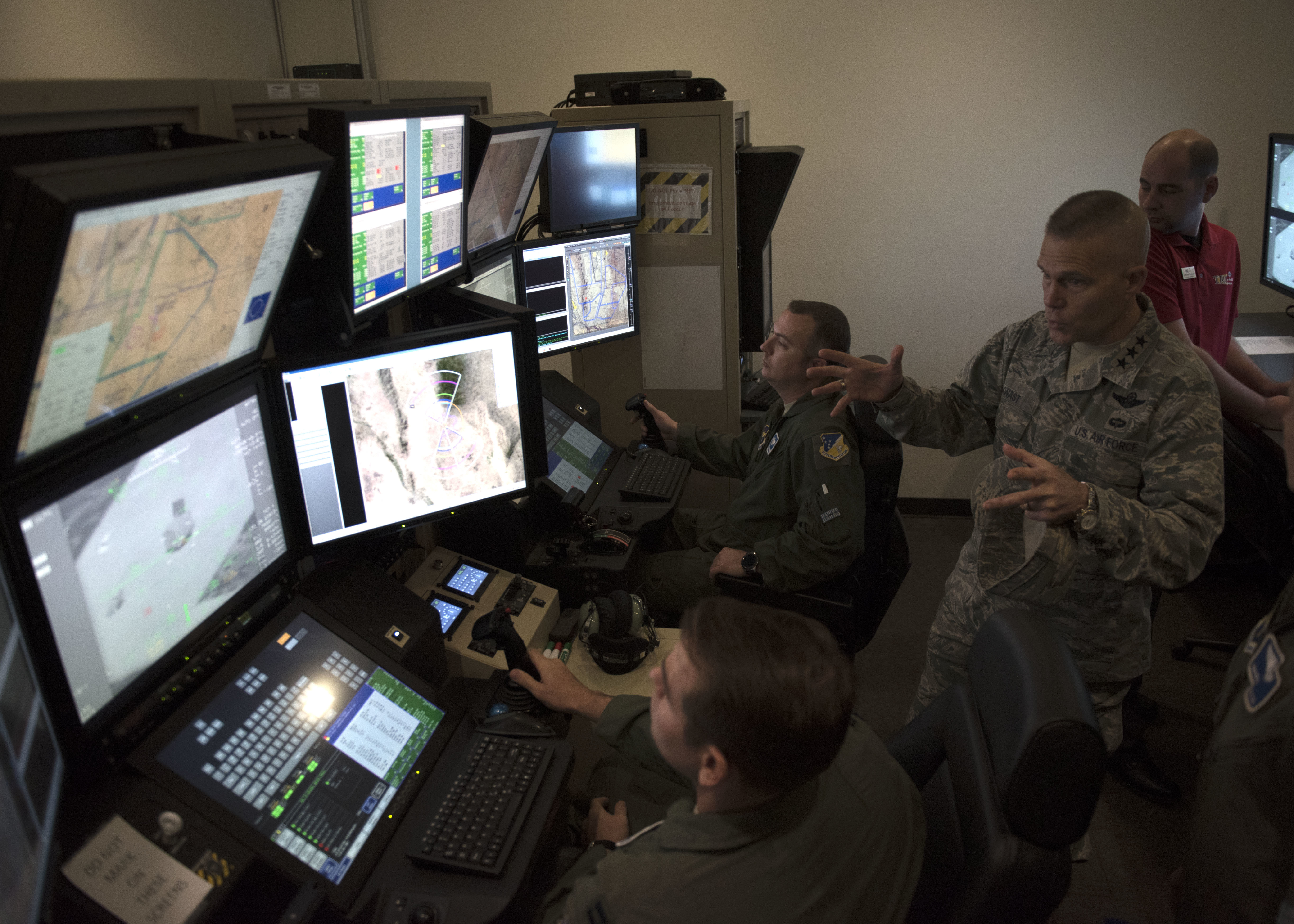 AETC commander visits Holloman > Holloman Air Force Base > Display