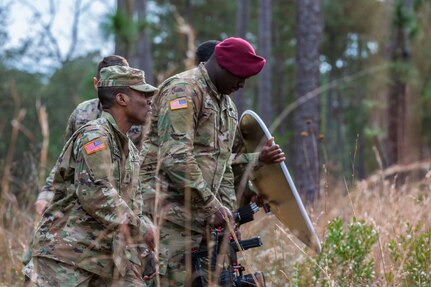 Army Reserve Combat Camera Soldiers Produce Army's First Hip Hop Video