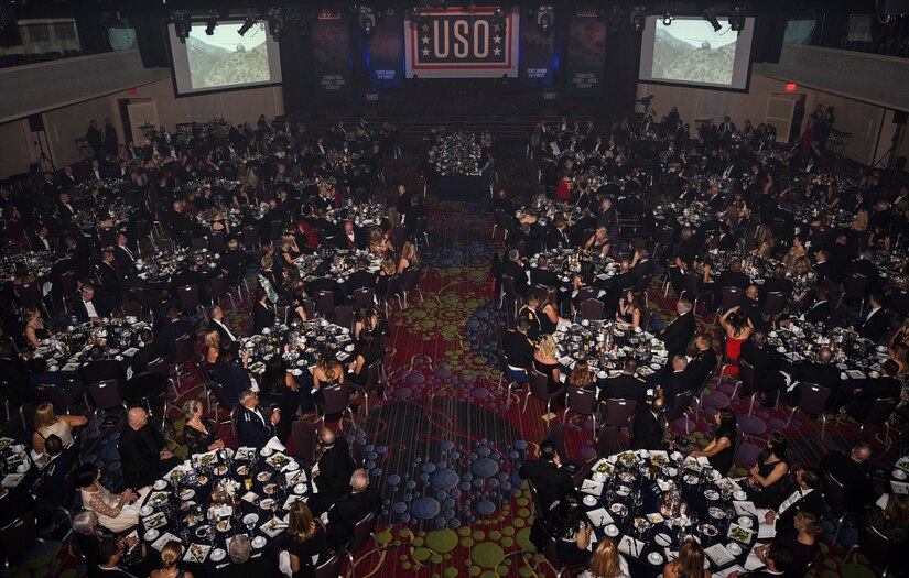 The Metropolitan New York USO hosted the 57th Annual USO Armed Forces Gala at the New York Marriott Marquis in New York City, Dec. 12, 2018. Approximately 200 people attended the event that celebrated and honored U.S. military members and their families. The USO presented five service members with medals for heroic action. (U.S. Air Force photo by Airman 1st Class Ariel Owings)