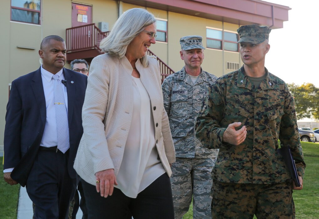 The Honorable Susan M. Gordon, left, speaks with Col. John Walker, Assistant Chief of Staff, G-2 Intelligence, I Marine Expeditionary Force on Camp Pendleton, Calif., Jan. 29, 2018. Gordon is the Principal Deputy Director of National Intelligence and visited Camp Pendleton to meet with key I MEF personnel concerning how the intelligence community supports warfighting and tactics in the modern era.