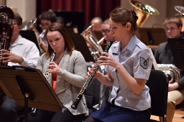 TSgt Kaitlin Taylor mentors a Collegiate Symposium Participant.