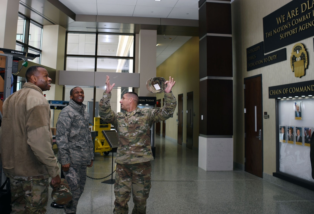 Distribution leadership hosts Gen. Darren McDew, USAF, USTRANSCOM Commander