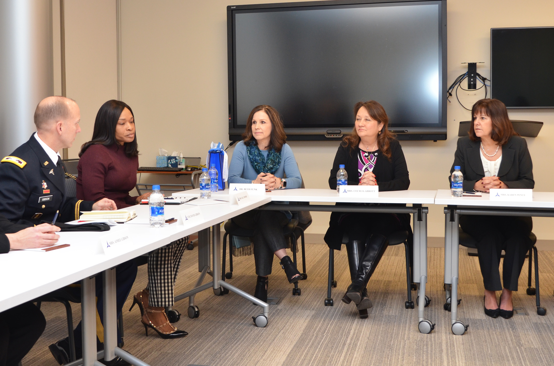 Karen Pence Meets With Art Therapy Program Leaders