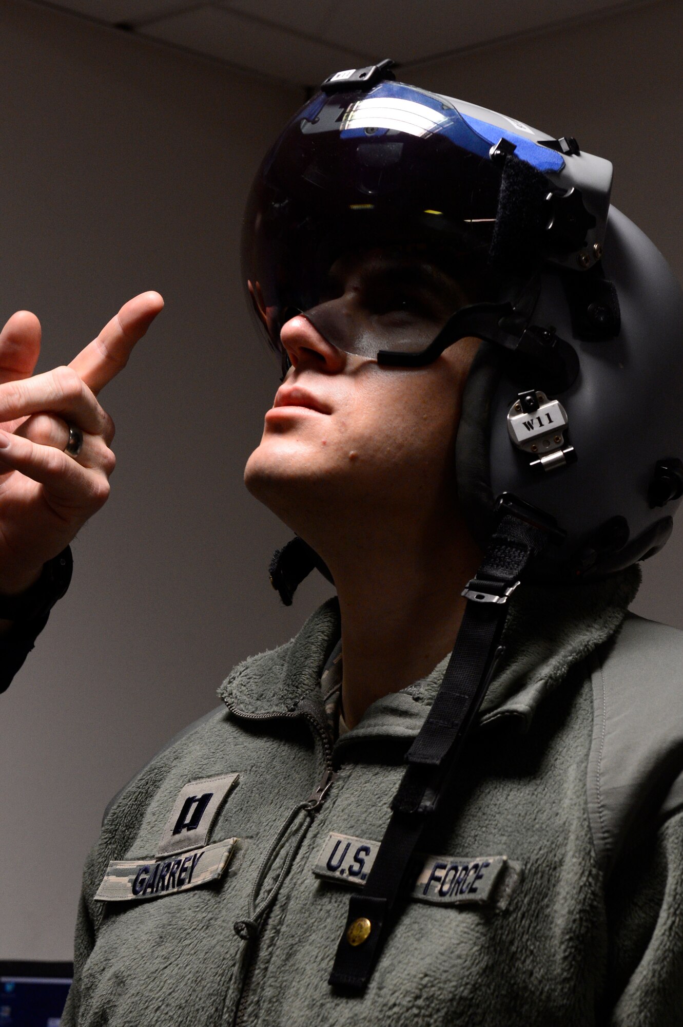 The F-16 helmets have a target grid within them that makes it easy for pilots to track the enemy.