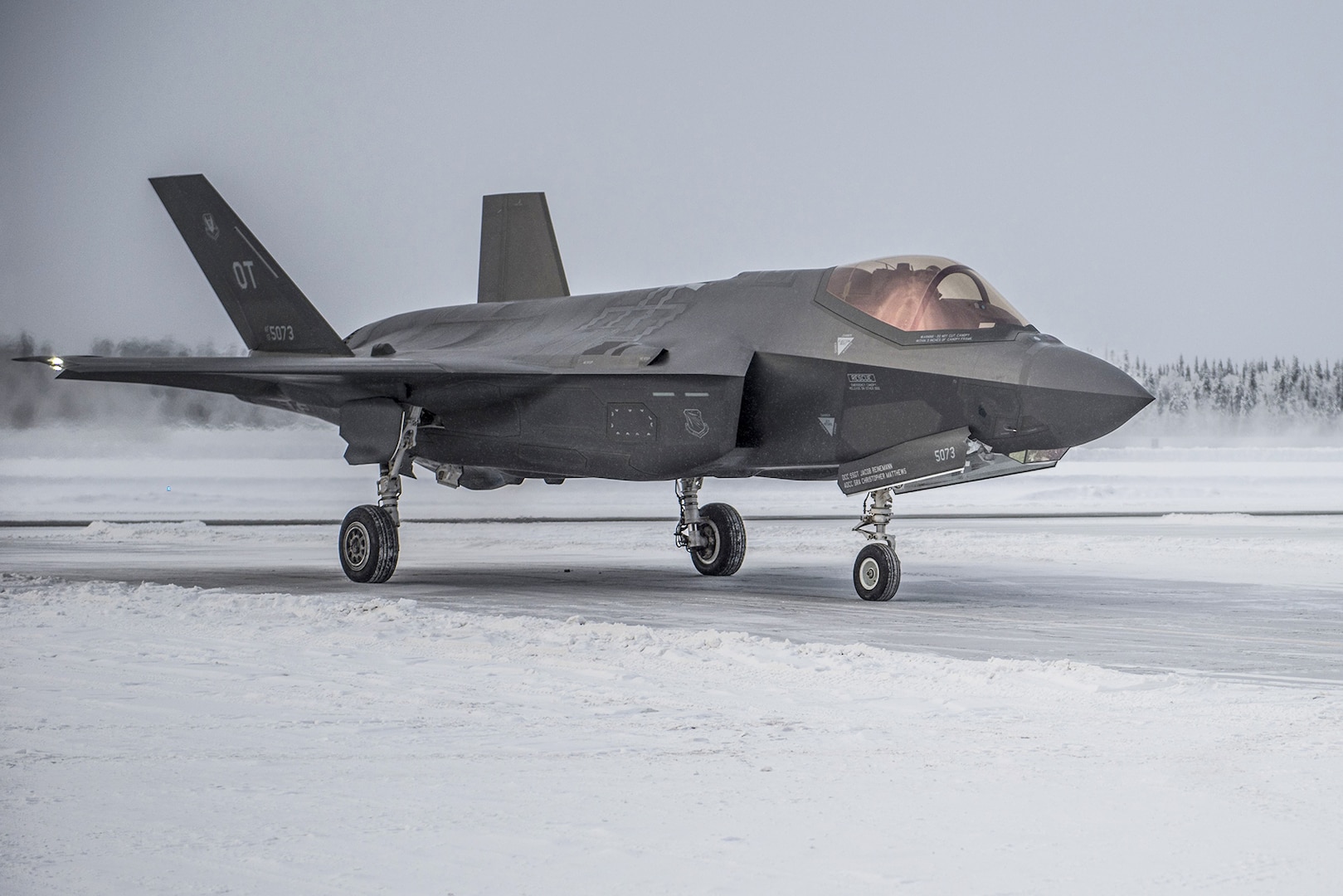 JOTT conducts F-35 pre-IOT&E cold weather testing at Eielson