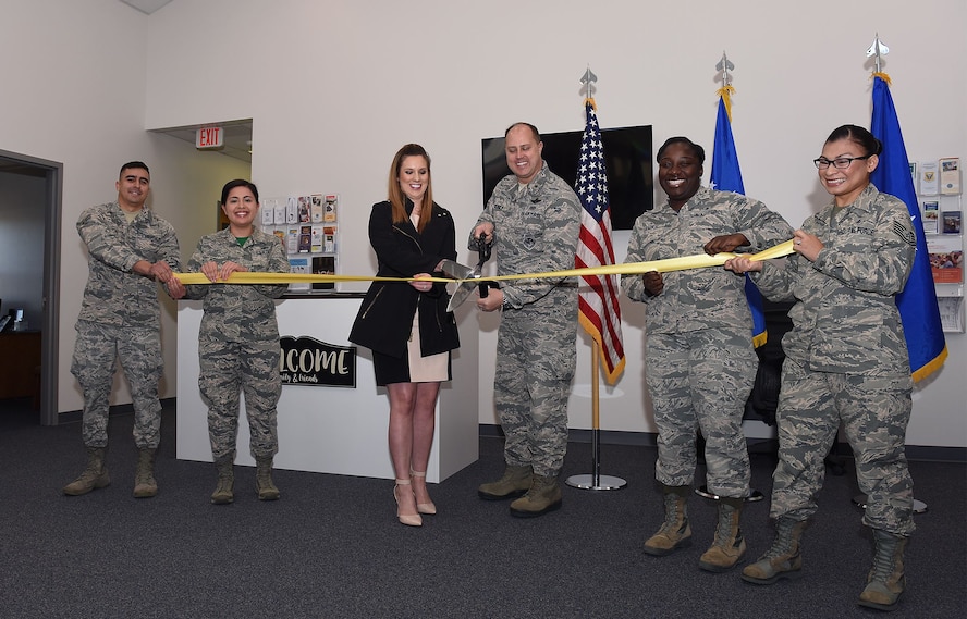 Whiteman Welcome center opens