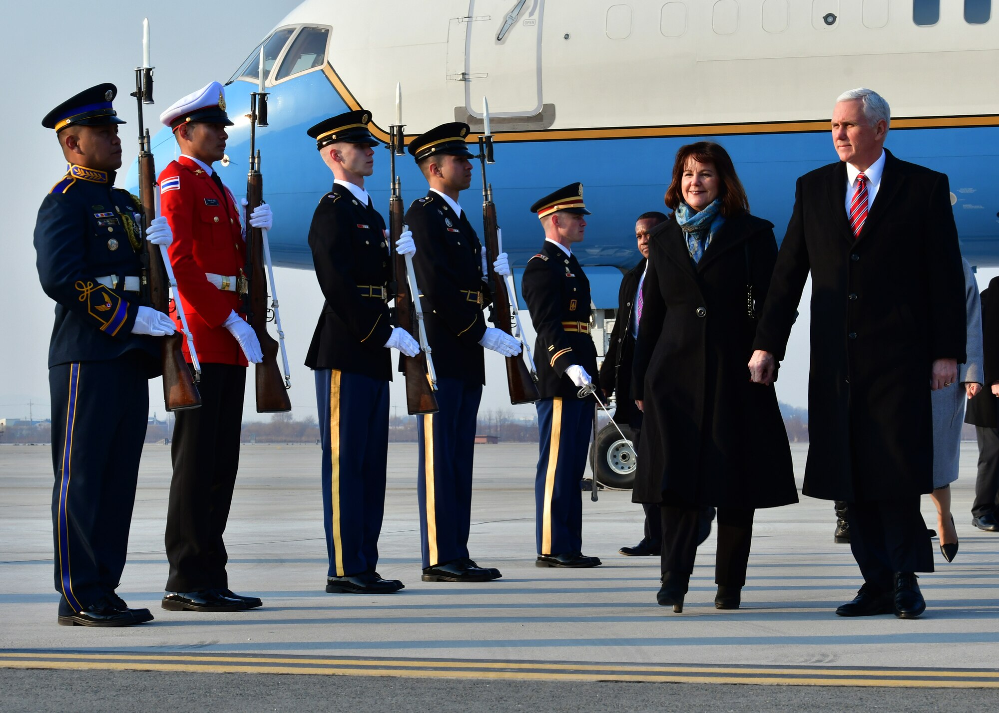 Vice President lands at Osan