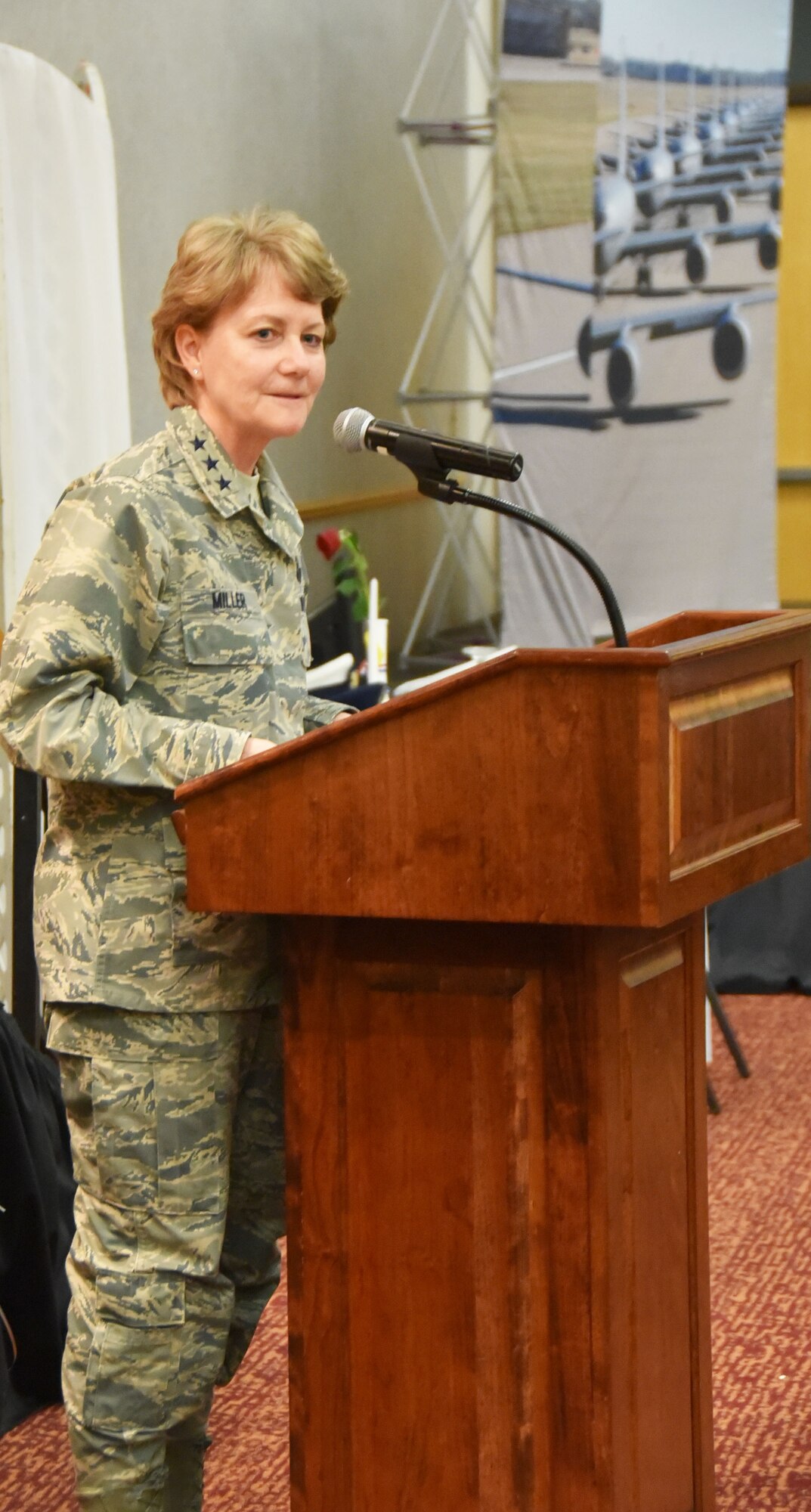 Reserve Leaders Visit Refueling Wing
