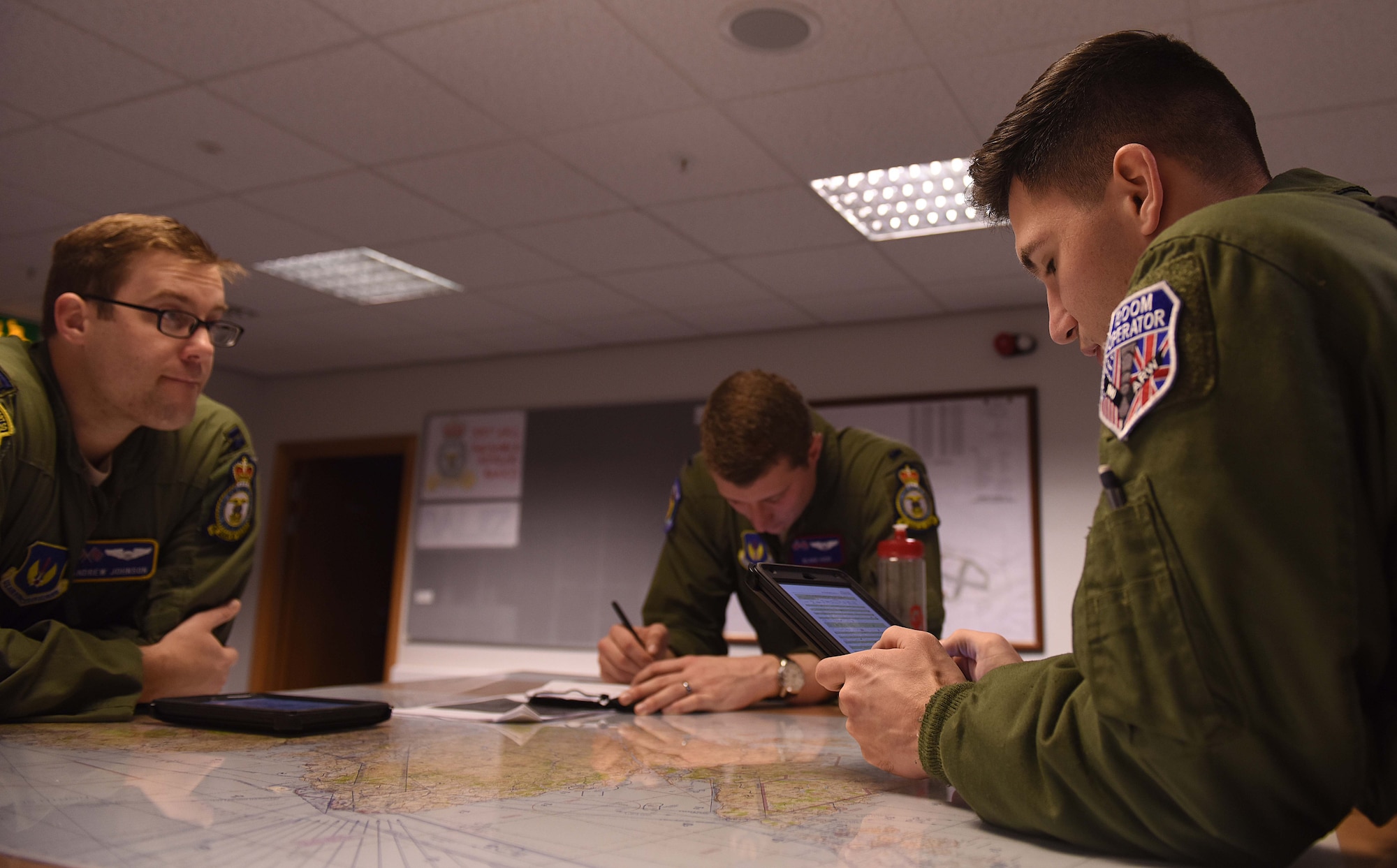 U.S. Air Force Senior Airman Ryan Hortman, 351st Air Refueling Squadron boom operator gives a brief prior to conducting air refueling training with U.S. Air Force F-16C Fighting Falcons, on RAF Mildenhall, England, Feb. 8, 2018. The training was in conjunction with a rotational deployment of U.S. Air Force F-16C Fighting Falcons from the Ohio Air National Guard’s 180th Fighter Wing to Amari Air Base, Estonia, as part of a Theater Security Package. (U.S. Air Force photo by Airman 1st Class Luke Milano)