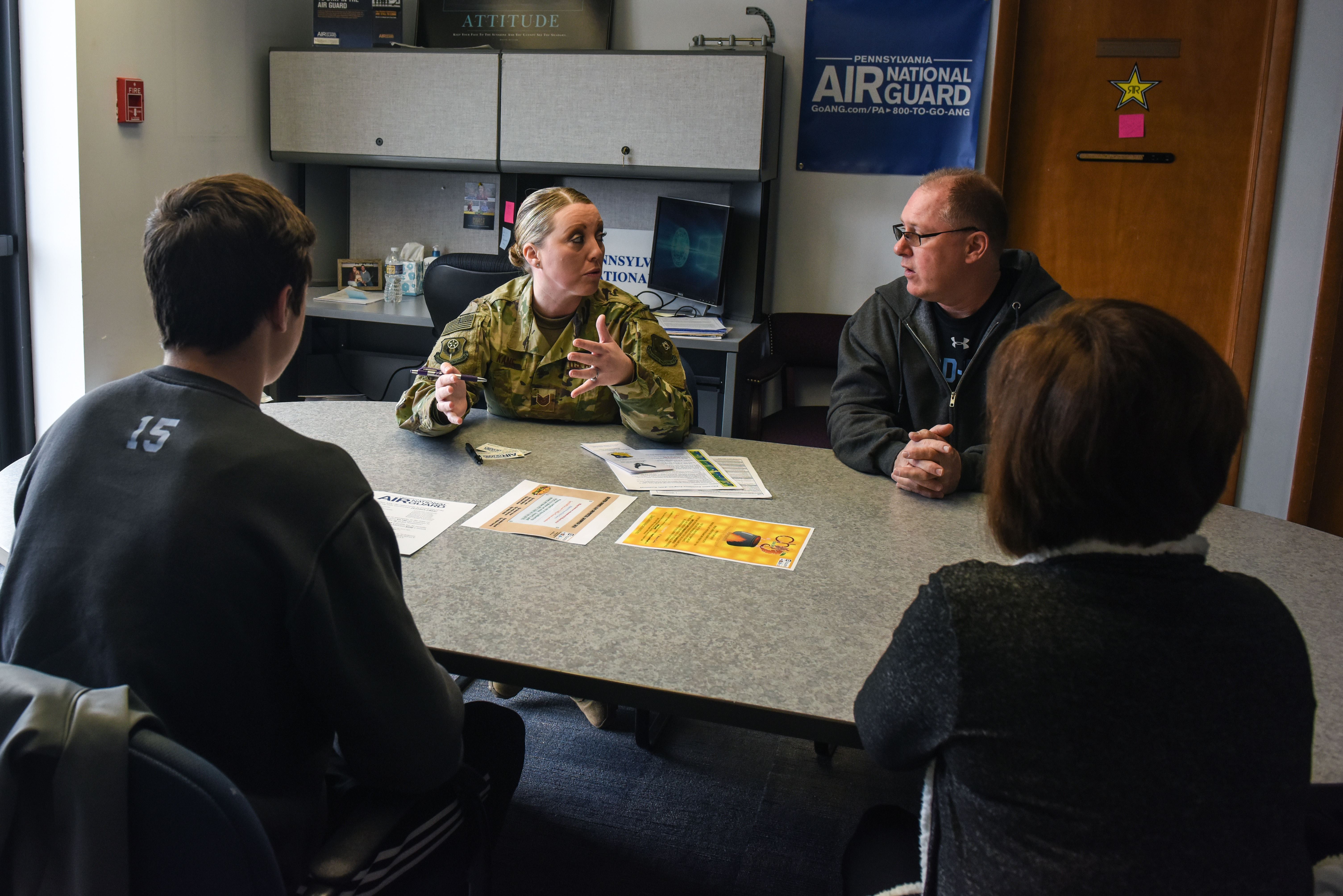193rd recruiting, retention team earns regional awards > 193rd Special