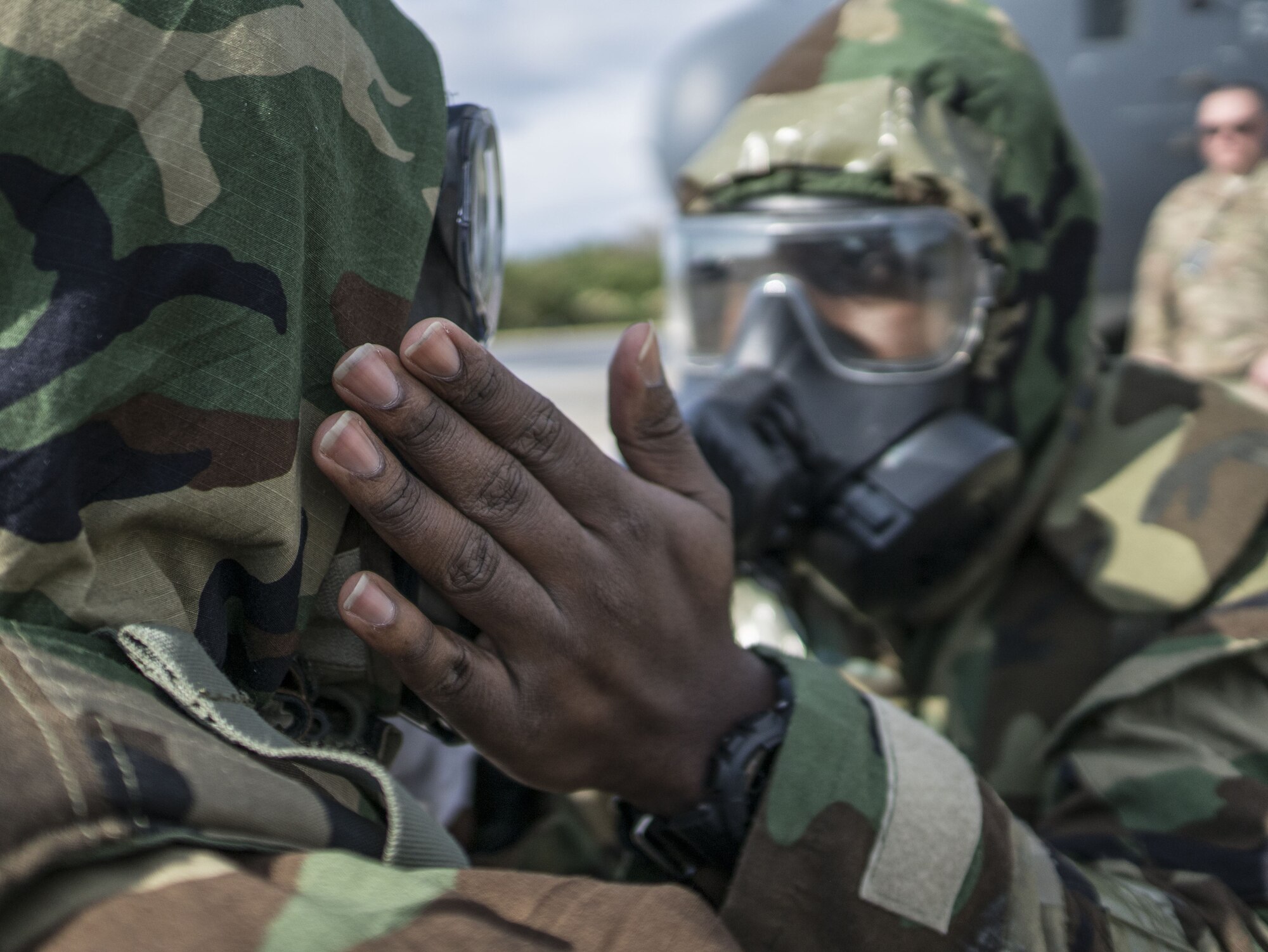 353rd SOMXS practices aircraft launch and recovery in protective gear