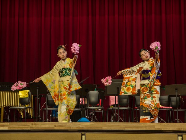 Matthew C. Perry Elementary School welcomed the Shunan International Children’s Club for a performance at Marine Corps Air Station Iwakuni, Japan, Feb. 12, 2018.