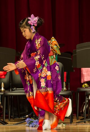 Matthew C. Perry Elementary School welcomed the Shunan International Children’s Club for a performance at Marine Corps Air Station Iwakuni, Japan, Feb. 12, 2018.