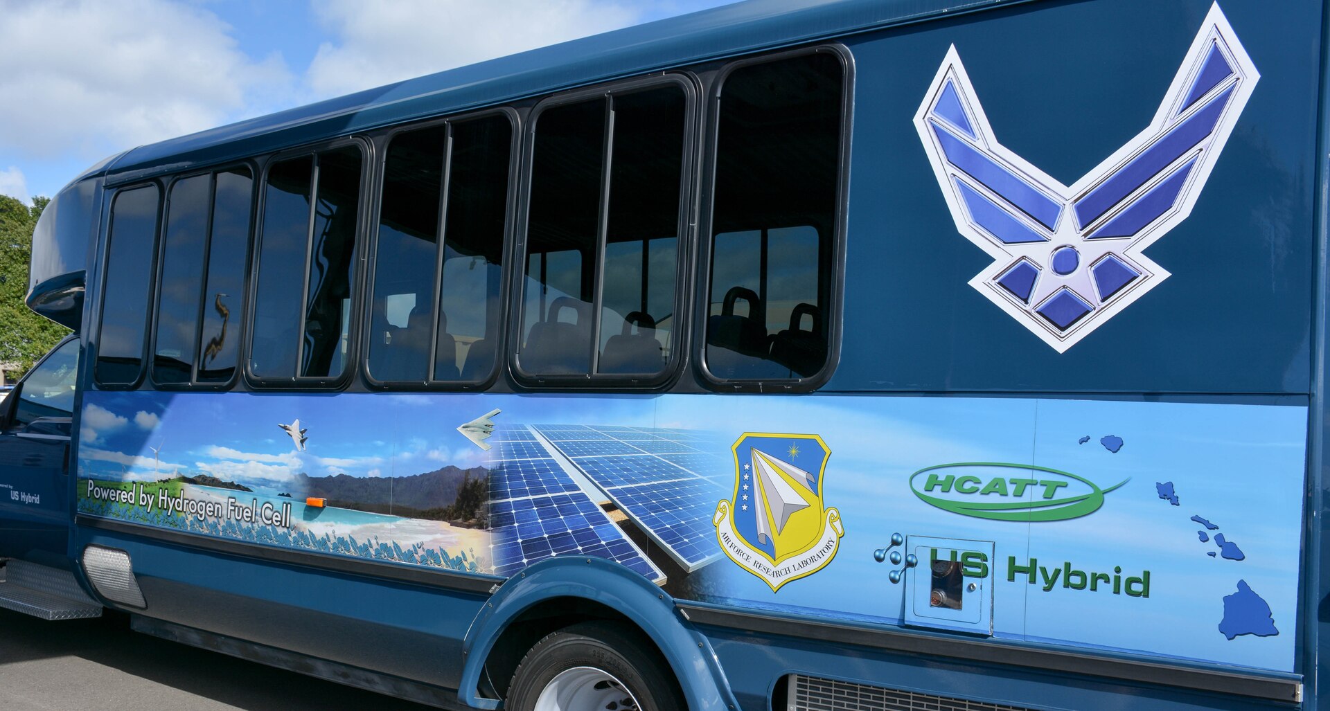 25 passenger bus powered by a hydrogen fuel cell