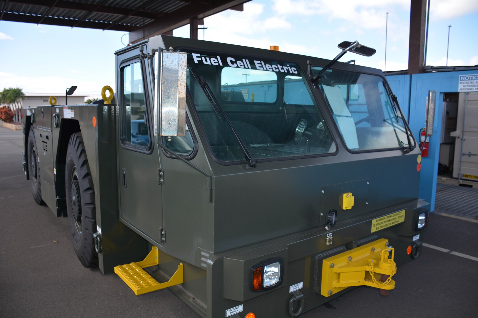 U-30 heavy aircraft tug