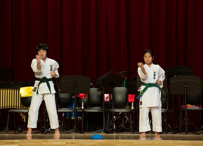 American, Japanese students mix it up through music, martial arts