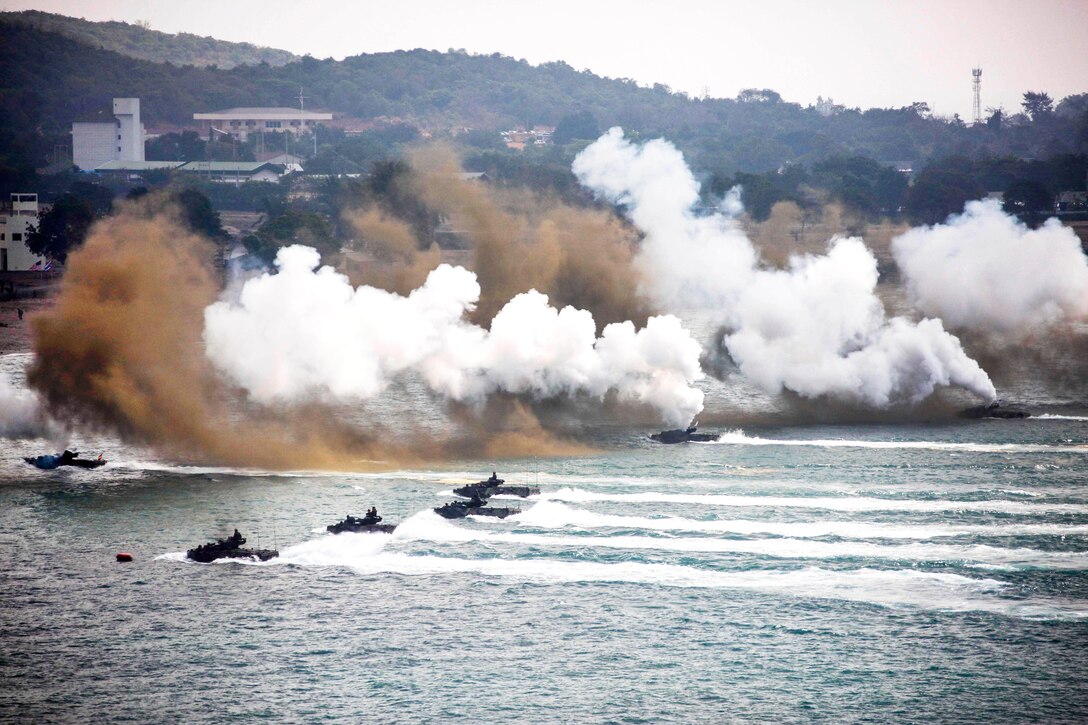 Marines conduct an amphibious assault exercise during Cobra Gold 18.