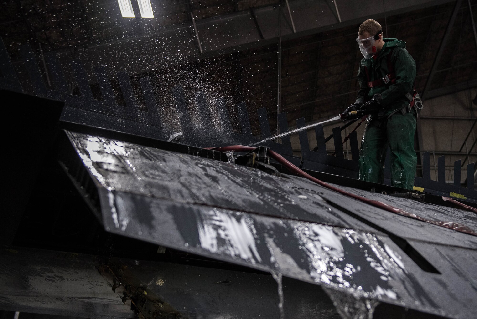 2MXS washes the Stratofortress