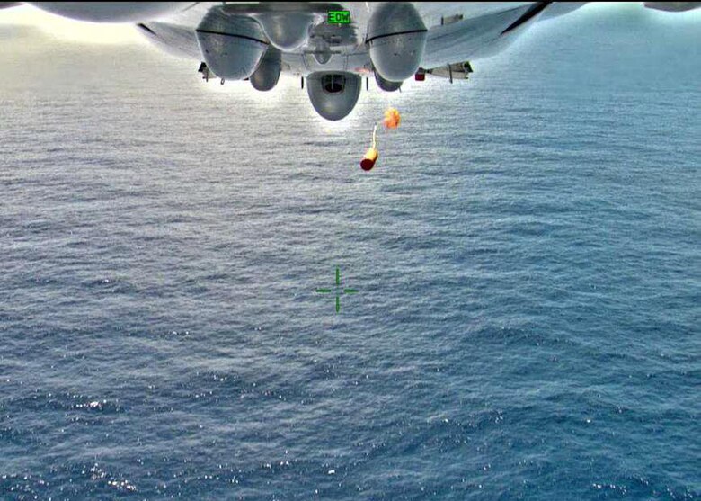 Vp 8 Fighting Tigers Rescue Fishermen Lost At Sea For 8 Days In South Pacific Andersen Air Force Base Features
