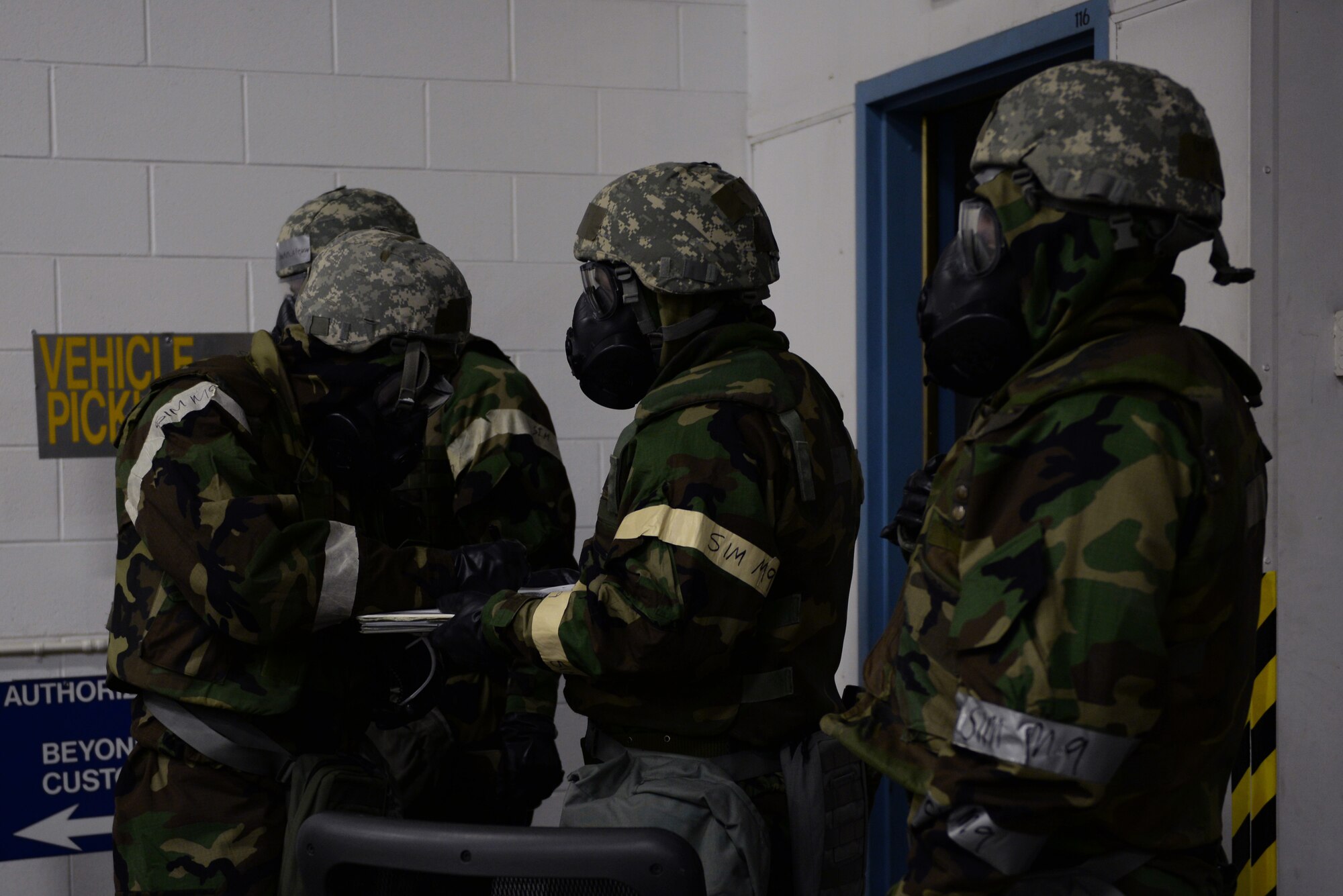 Icemen practice recovery operations during Arctic Gold 18-5