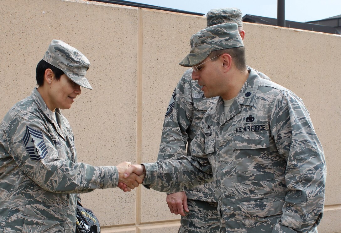 22AF commander, command chief visit 340th FTG