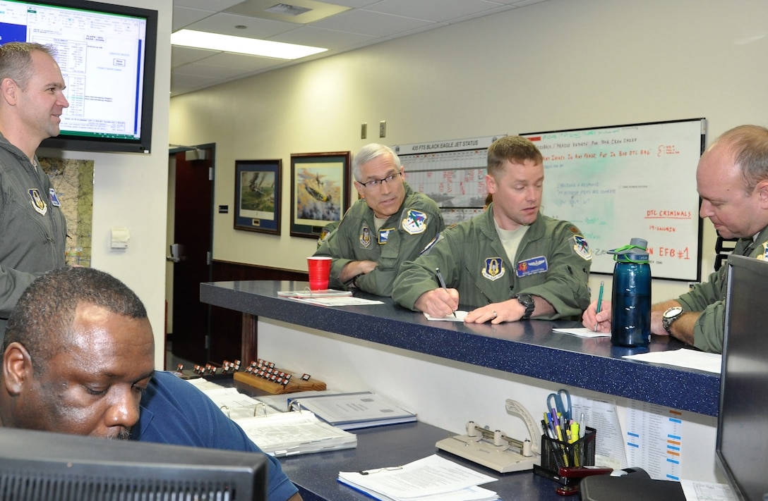 22AF commander, command chief visit 340th FTG