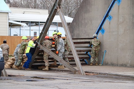 Ohio floodgates erected in a day