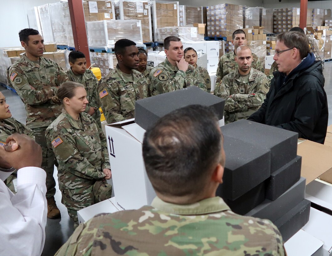 Members of the U.S. Army’s 6th Medical Logistics Management Center visit DLA Distribution